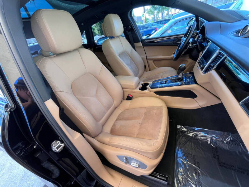 2017 Porsche Macan