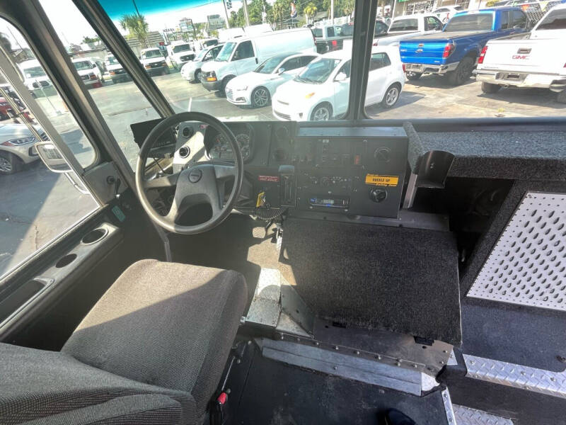 2017 Freightliner MT45 Chassis