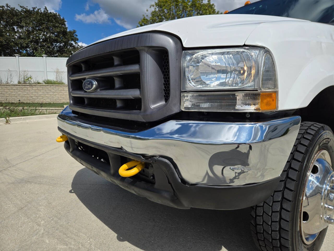 2004 Ford F-550 Super Duty 13