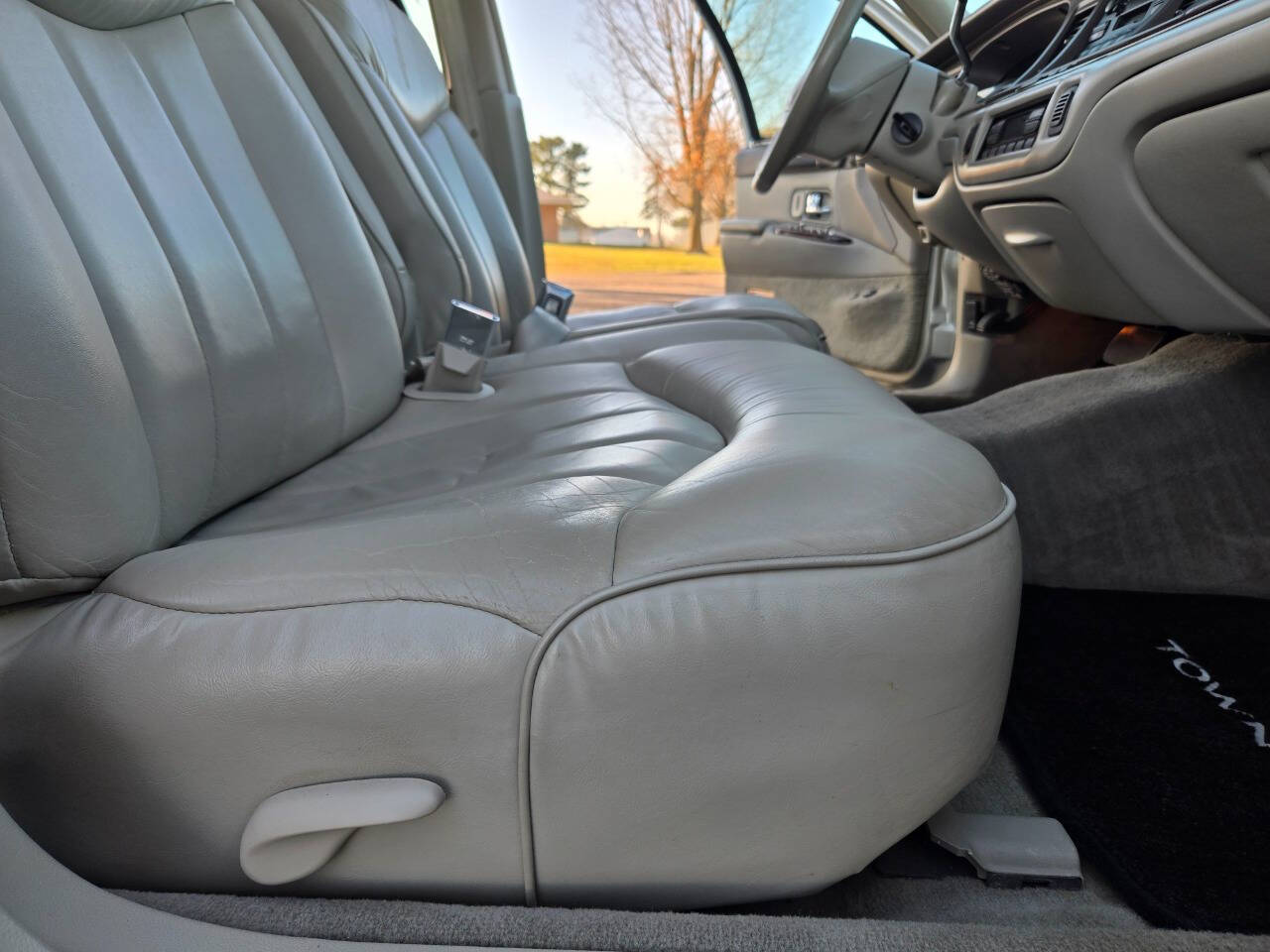 1997 Lincoln Town Car 145