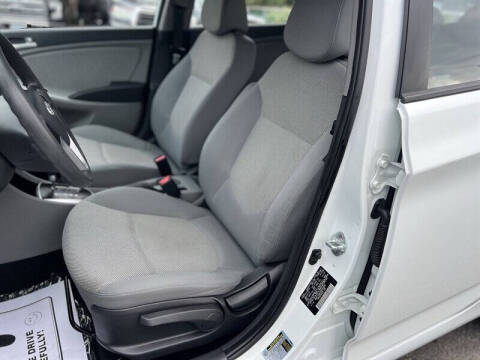2013 Hyundai Accent GS