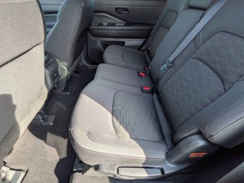 2025 Nissan Pathfinder S