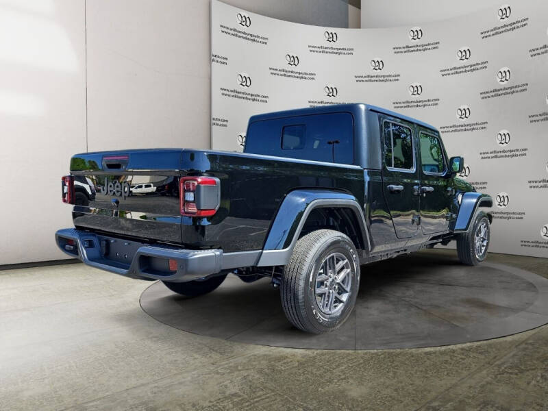 2024 Jeep Gladiator