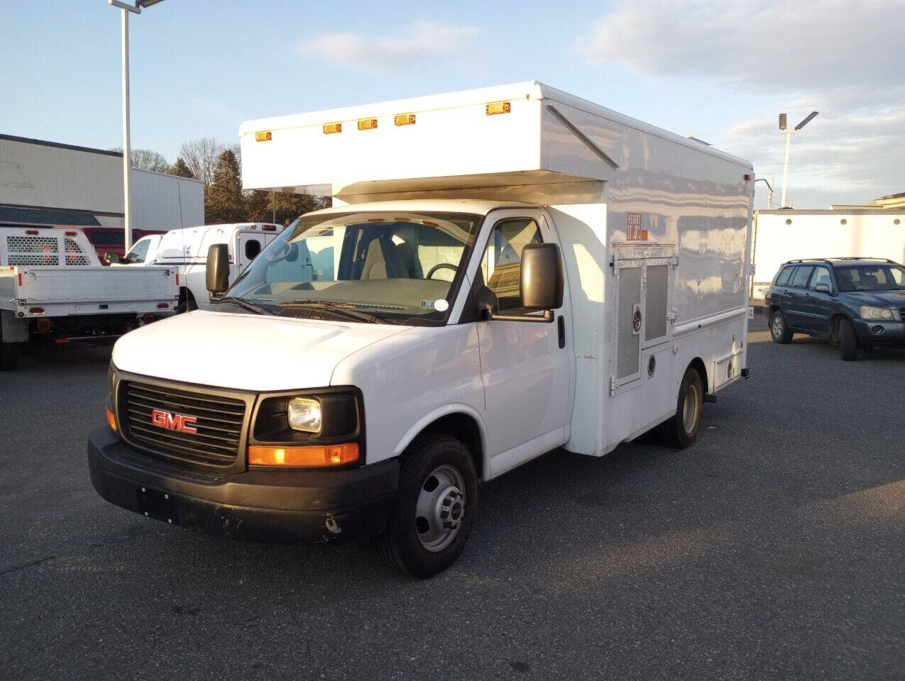 2007 gmc savana box truck for sale