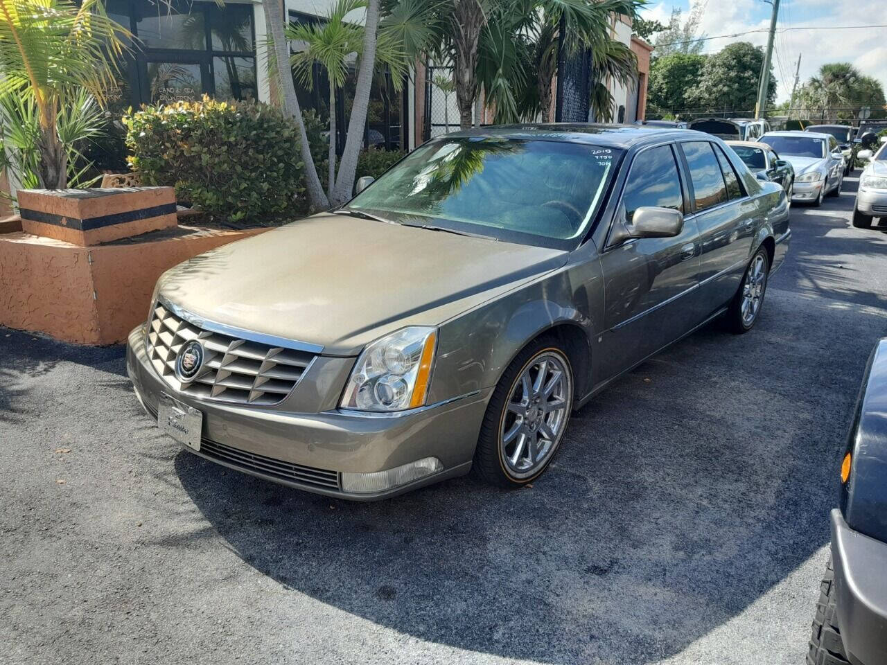 2010 Cadillac DTS Sedan - $8,950