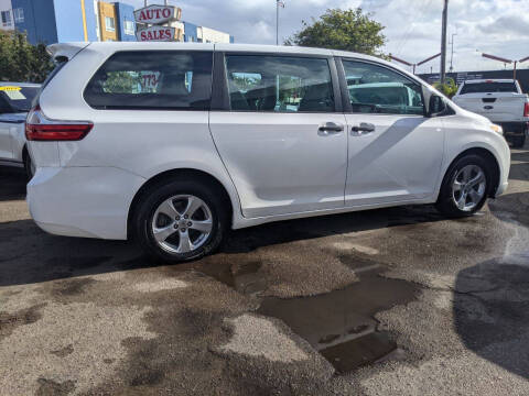 2017 Toyota Sienna L 7-Passenger