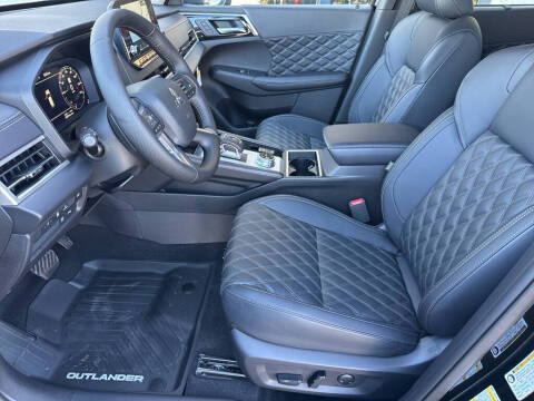 2025 Mitsubishi Outlander PHEV SEL