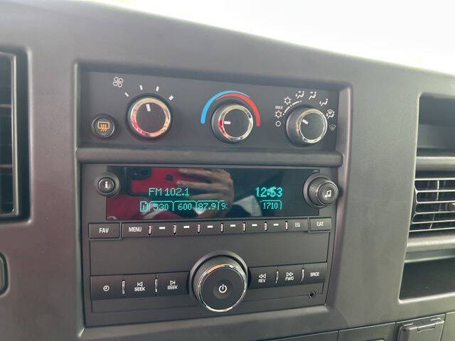 2025 Chevrolet Express 3500