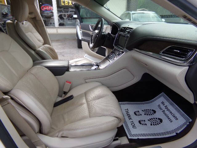 2017 Lincoln Continental Select