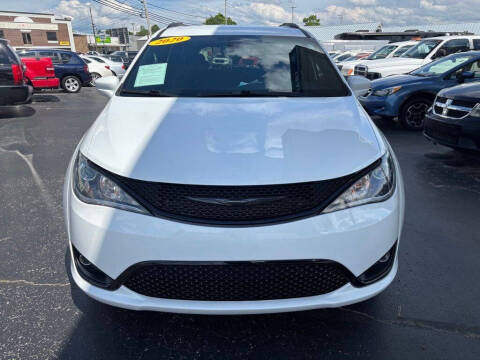 2020 Chrysler Pacifica Touring L