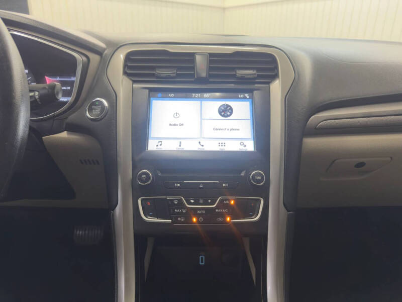 2017 Ford Fusion Hybrid SE