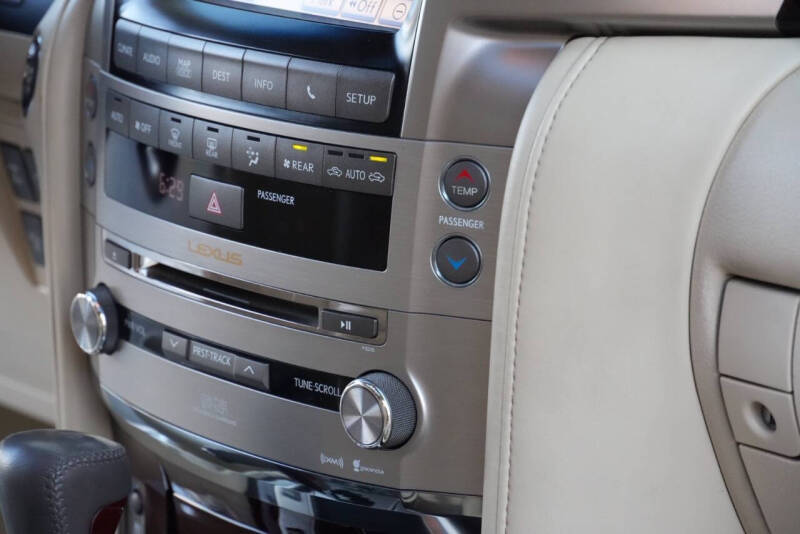 2013 Lexus LX 570