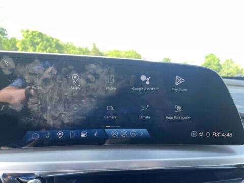 2024 Cadillac LYRIQ Luxury 3