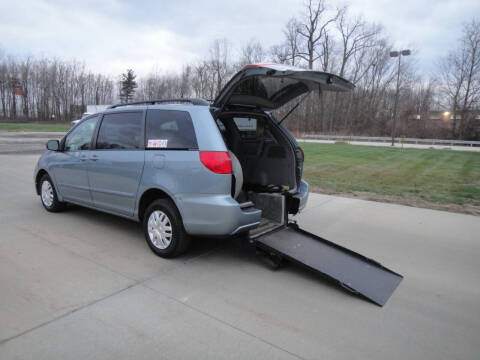 2010 Toyota Sienna LE 7-Passenger
