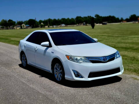 2013 Toyota Camry Hybrid for sale at Vision Motorsports in Tulsa OK