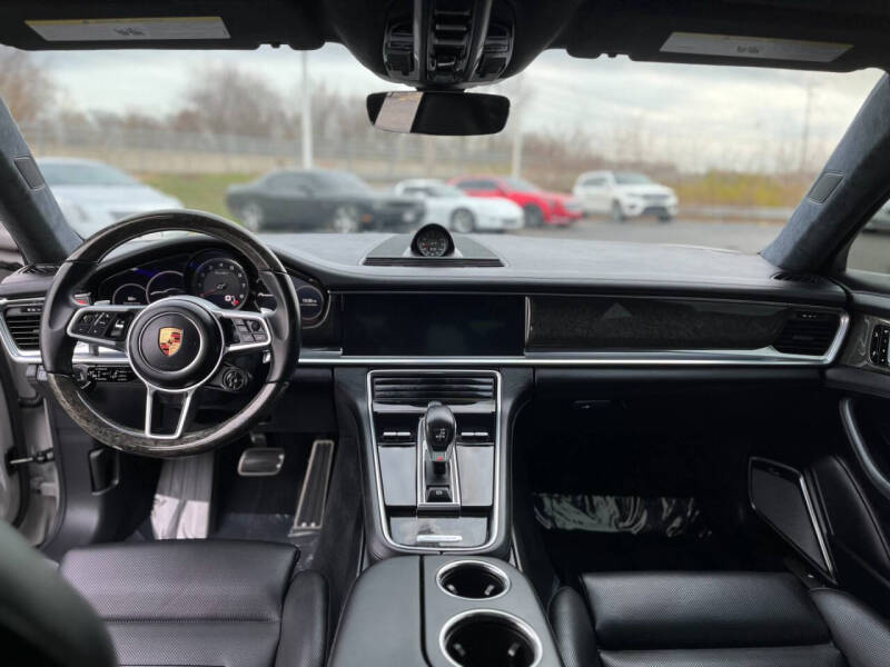 2018 Porsche Panamera Turbo