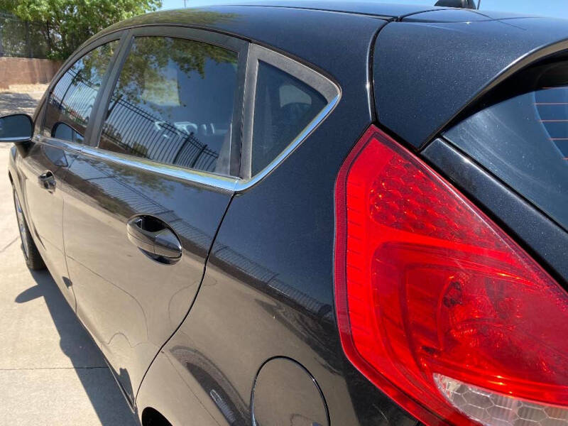 2011 Ford Fiesta SES