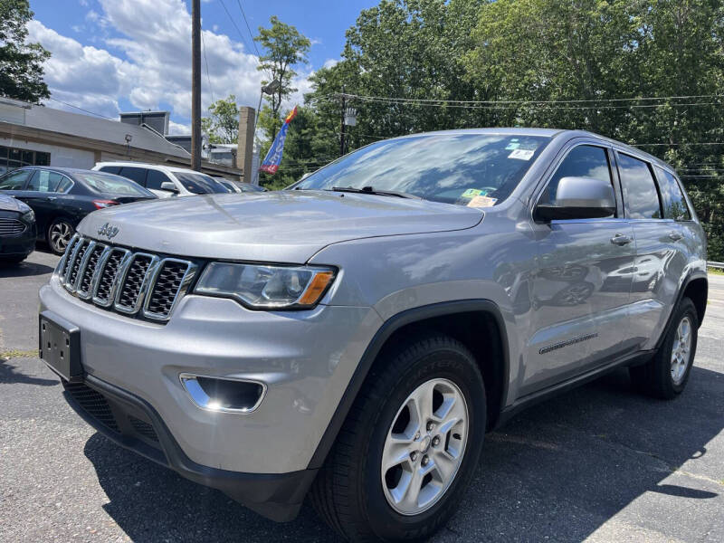 2017 Jeep Grand Cherokee Laredo's photo