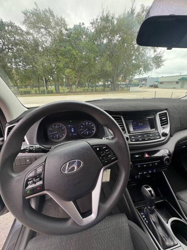 2016 Hyundai Tucson SE