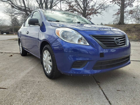2014 Nissan Versa for sale at Crispin Auto Sales in Urbana IL