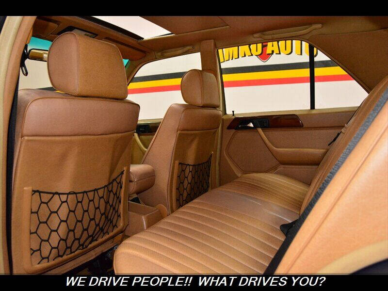 1987 Mercedes-Benz 300-Class 300 E