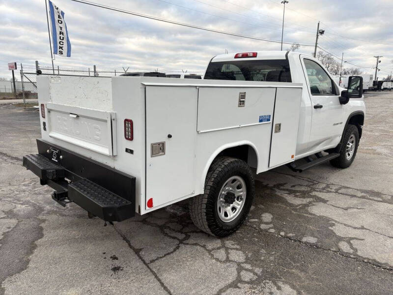 2022 Chevrolet 3500HD Regular Cab 4x4
