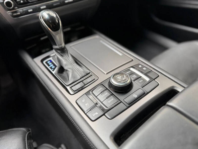 2015 Hyundai Genesis