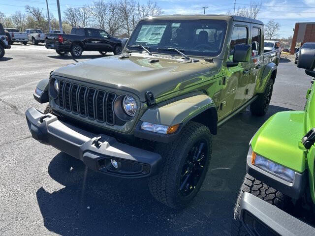 2025 Jeep Gladiator for sale at GUPTON MOTORS, INC. in Springfield TN