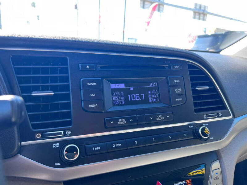 2017 Hyundai Elantra