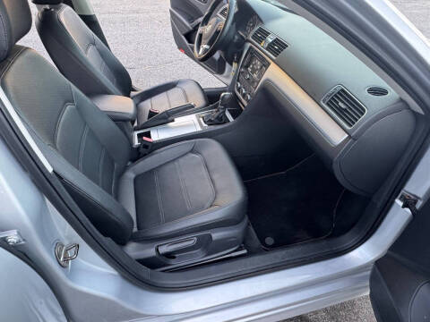 2012 Volkswagen Passat SE PZEV