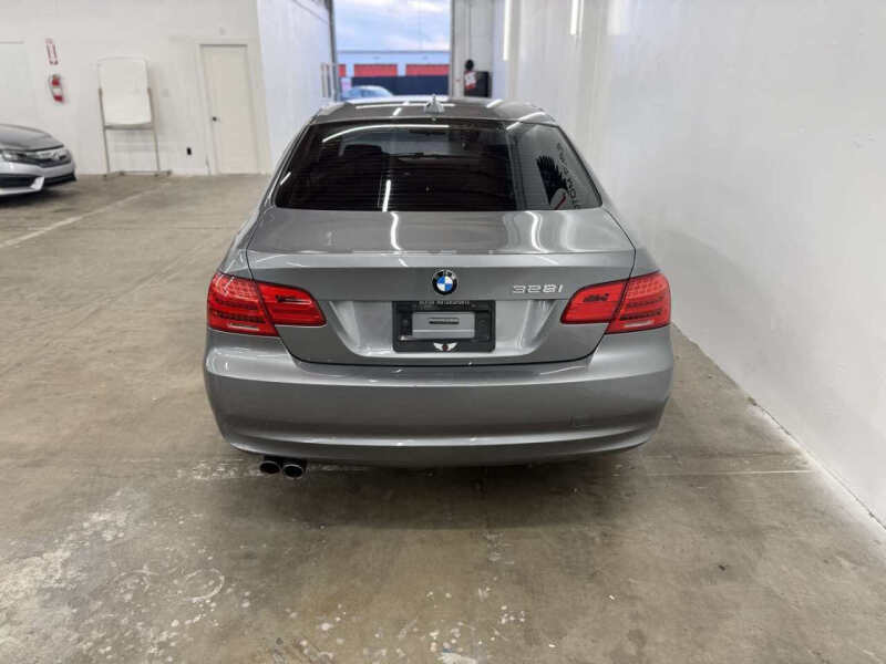 2011 BMW 3 Series 328i