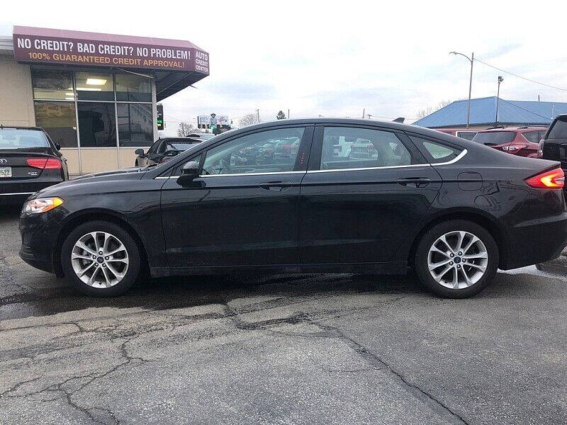 2020 Ford Fusion SE