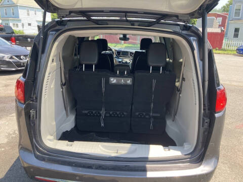 2019 Chrysler Pacifica Touring L