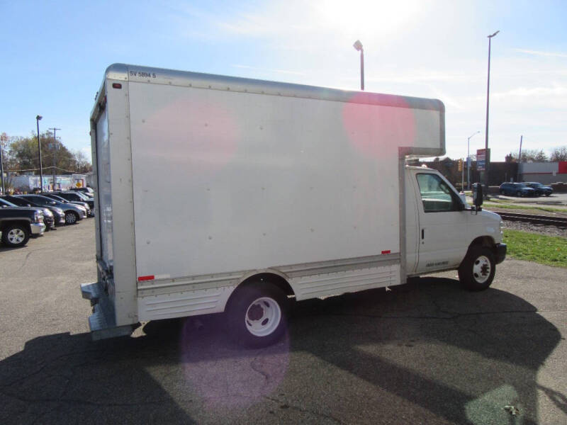 2010 Ford E-Series E-450 SD