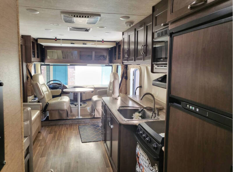 2018 Thor Motor Coach Ace 30.3
