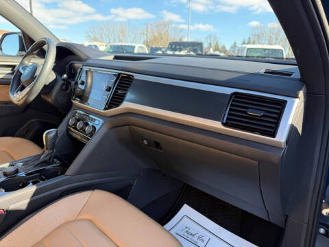 2022 Volkswagen Atlas Cross Sport V6 SEL Premium R-Line 4Motion