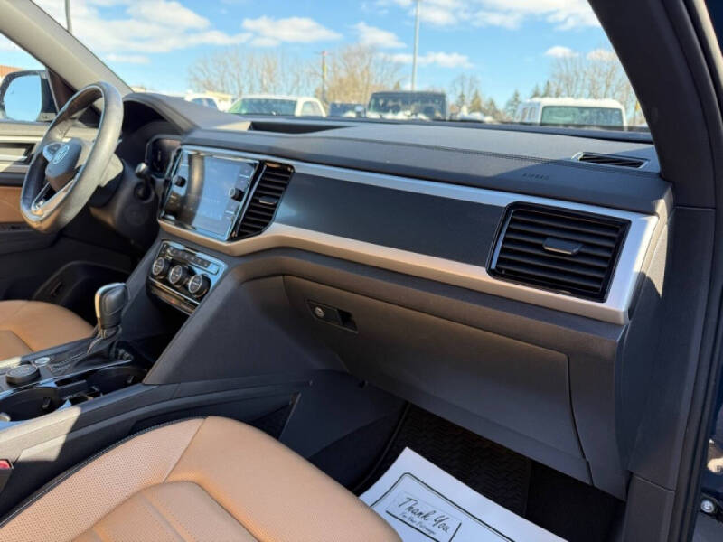 2022 Volkswagen Atlas Cross Sport V6 SEL Premium R-Line 4Motion