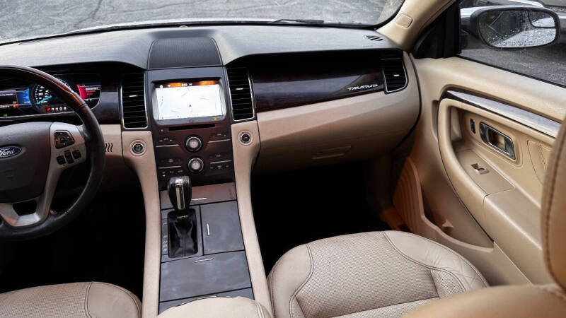 2016 Ford Taurus Limited