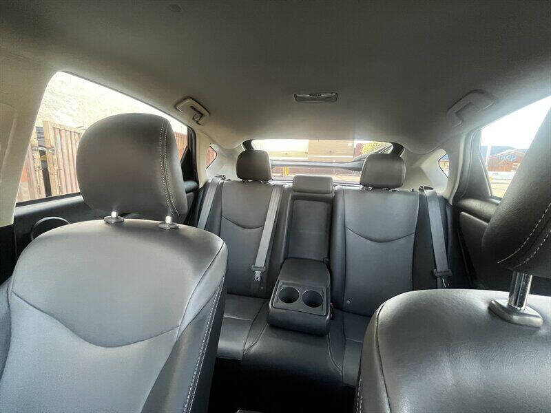 2014 Toyota Prius Five