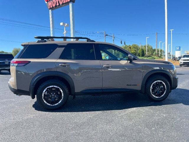 2023 Nissan Pathfinder 7