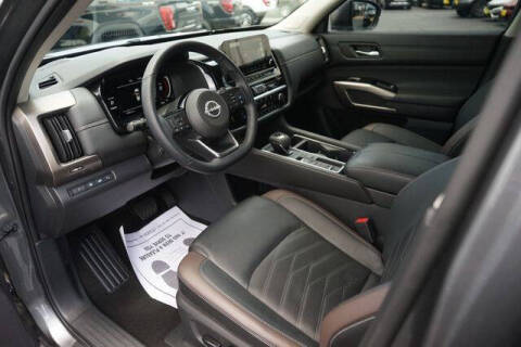 2025 Nissan Pathfinder Platinum