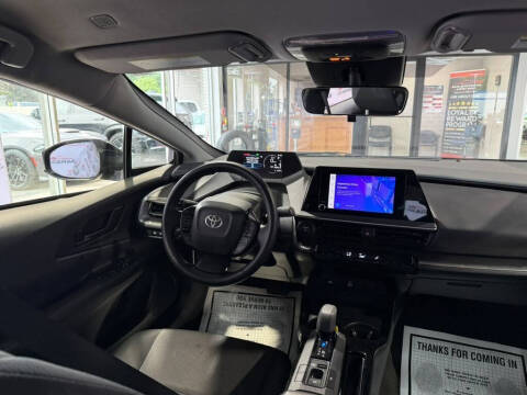 2025 Toyota Prius LE
