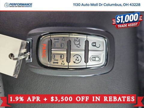 2026 Chrysler Pacifica Select
