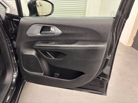 2022 Chrysler Pacifica Touring