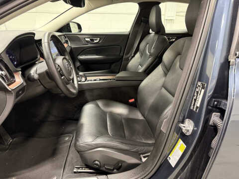 2024 Volvo S60 B5 Plus Dark Theme