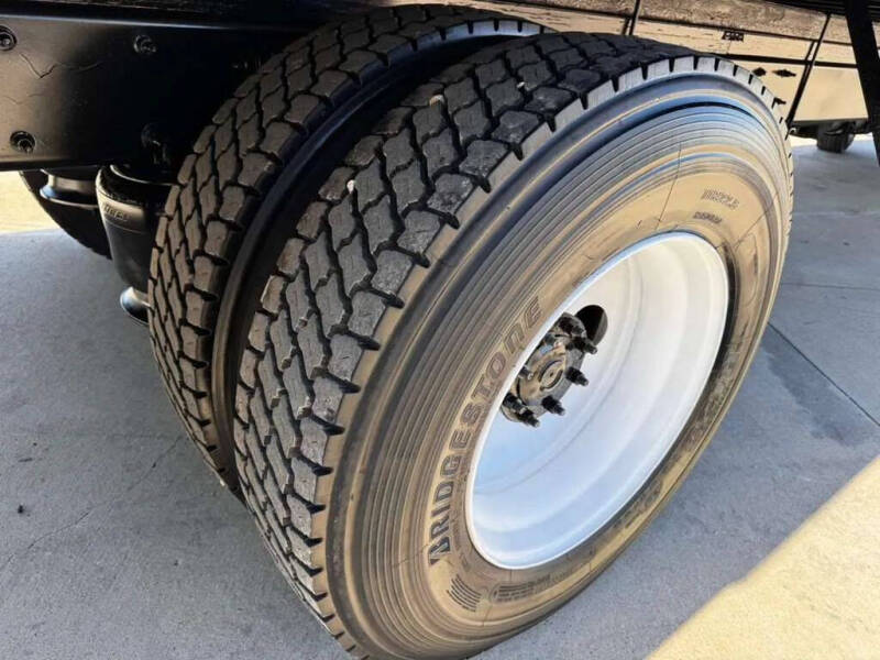 2020 Freightliner M2 106