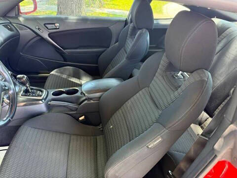 2013 Hyundai Genesis Coupe 2.0T Premium