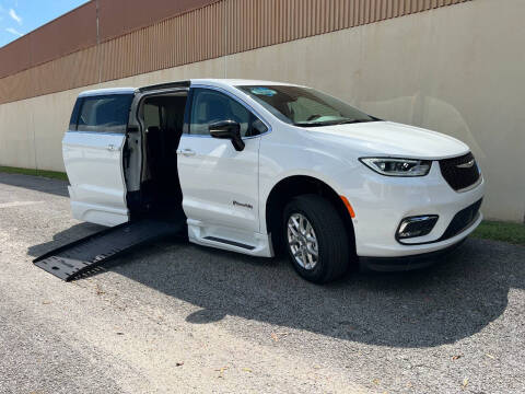 2024 Chrysler Pacifica Touring L