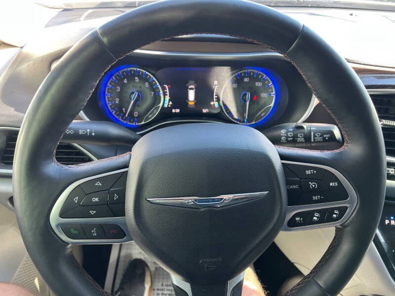 2017 Chrysler Pacifica Touring-L Plus