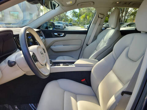 2023 Volvo XC60 B5 Plus Bright Theme